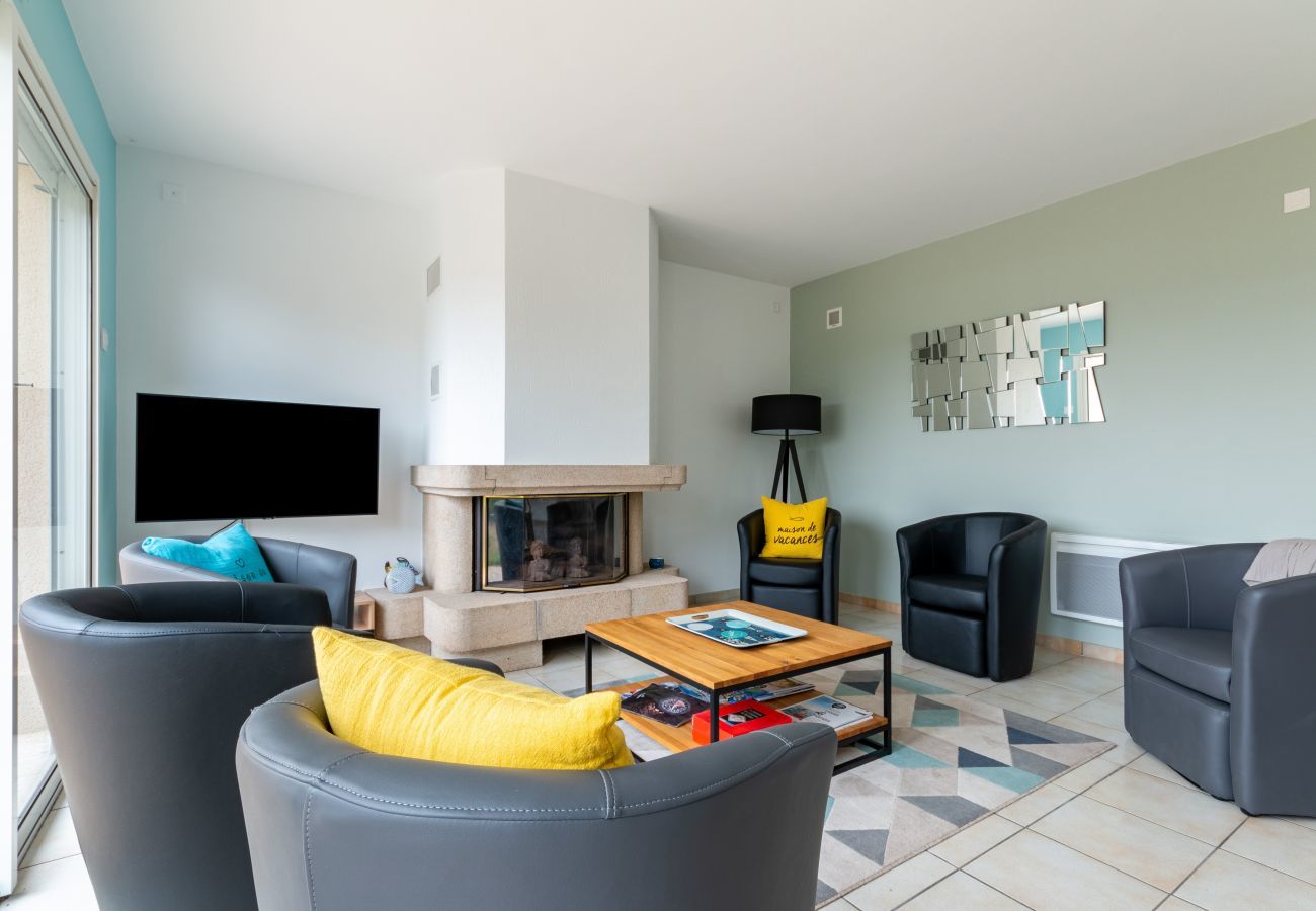 Maison à Arzon - Maison colorée avec jacuzzi - 300m de la plage
