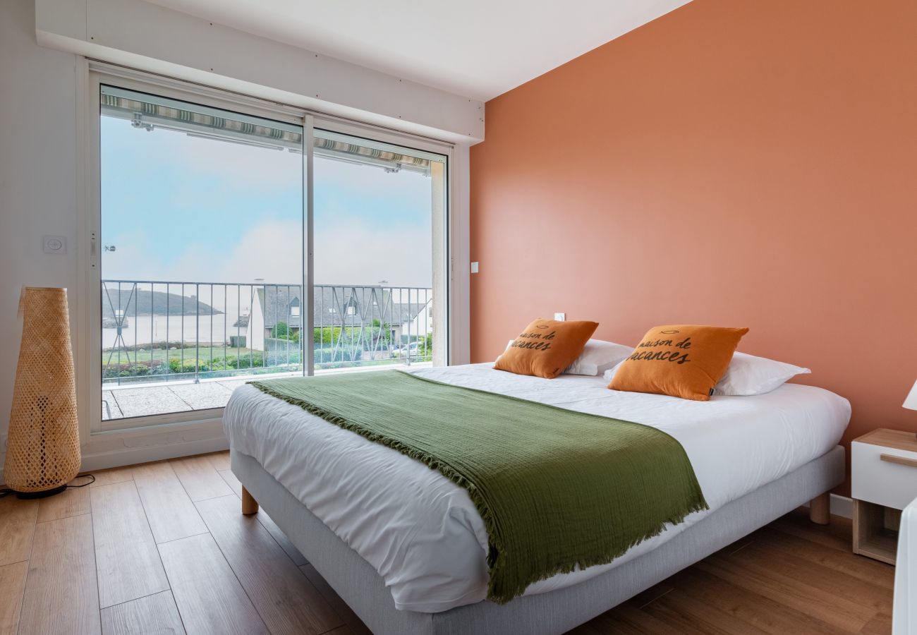 Maison à Arzon - Maison colorée avec jacuzzi - 300m de la plage