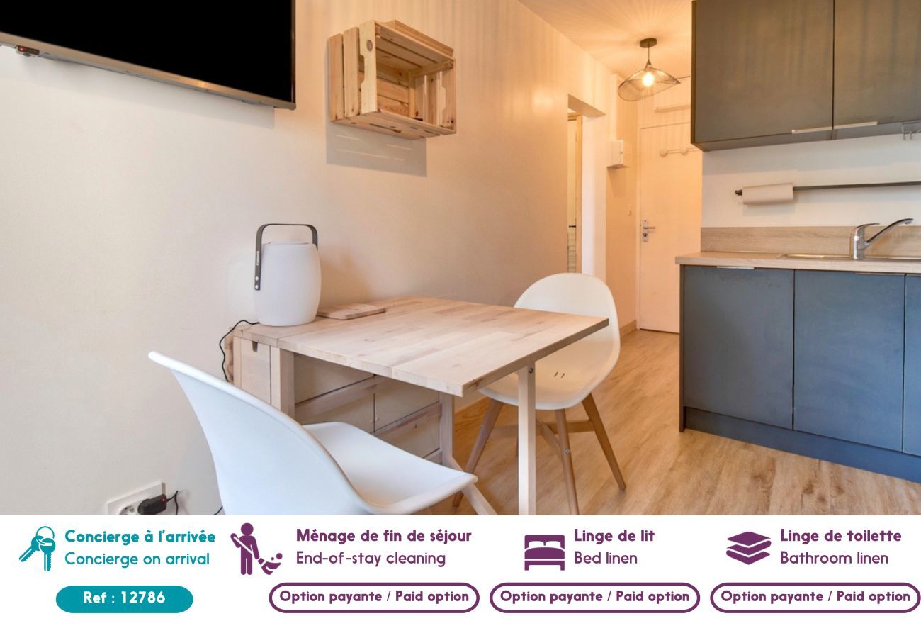 Appartement à Genos - À 4, découverte de la montagne - 80m des pistes