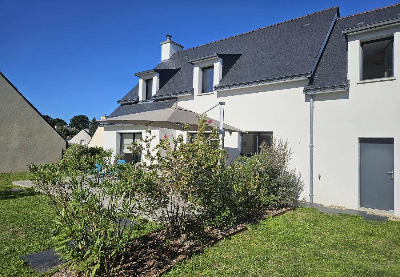 Maison à Arzon - 300m de la plage - Grande terrasse - 8 personnes