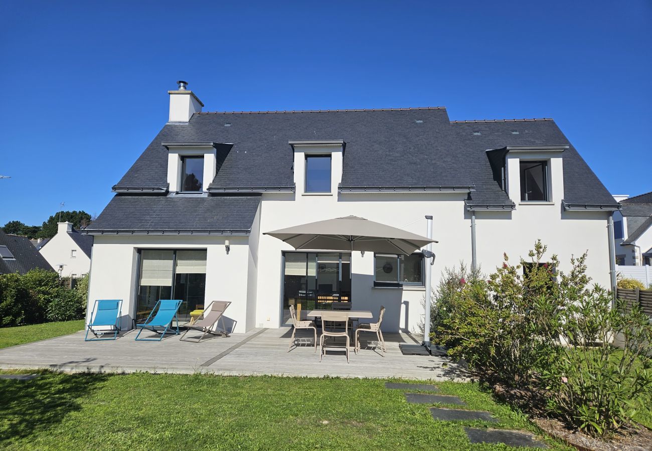 Maison à Arzon - 300m de la plage - Grande terrasse - 8 personnes