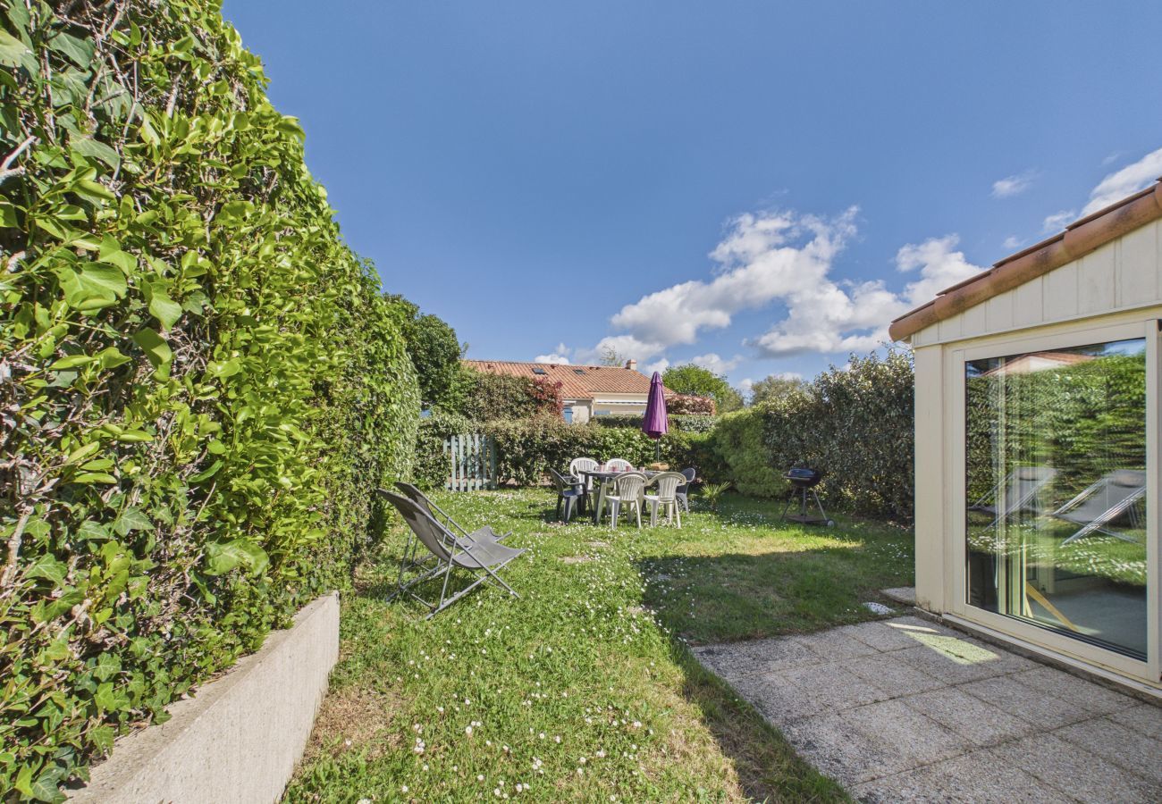 Maison à Saint-Michel-Chef-Chef - Maison avec piscine à 200m de la plage