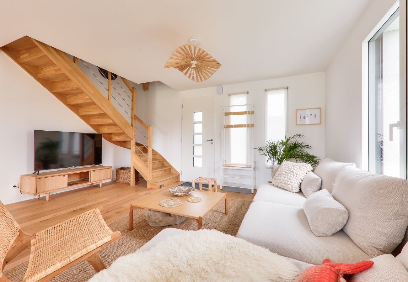 Maison à Le Tour-du-Parc - Maison neuve pour 8 - 500m plage du Rouvran