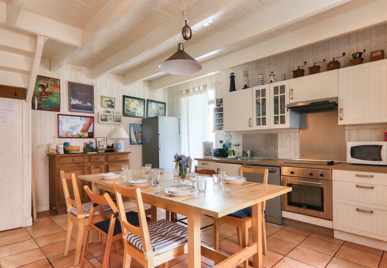 Maison à Le Bono - Maison pour 9 - 100m du port du Bono