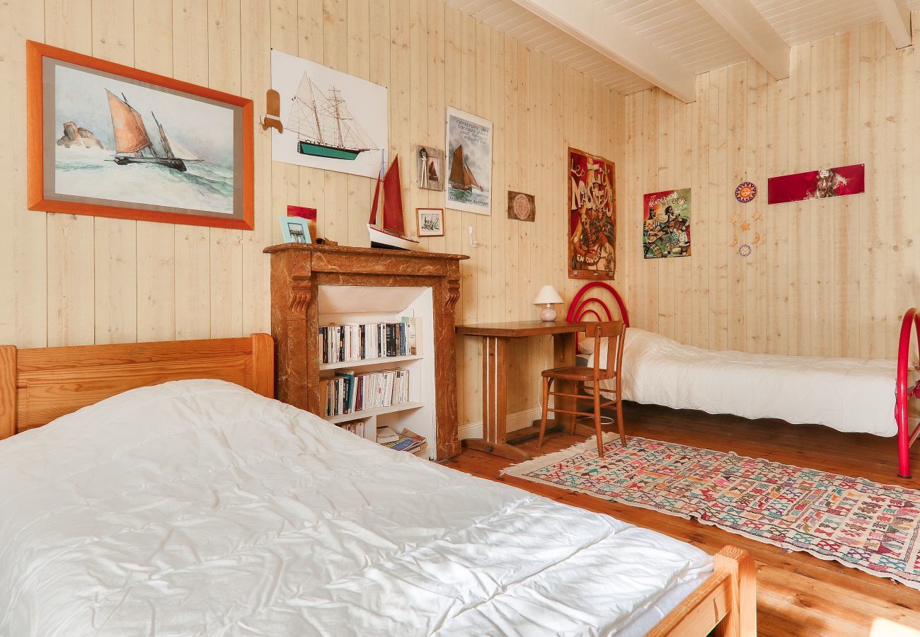 Maison à Le Bono - Maison pour 9 - 100m du port du Bono