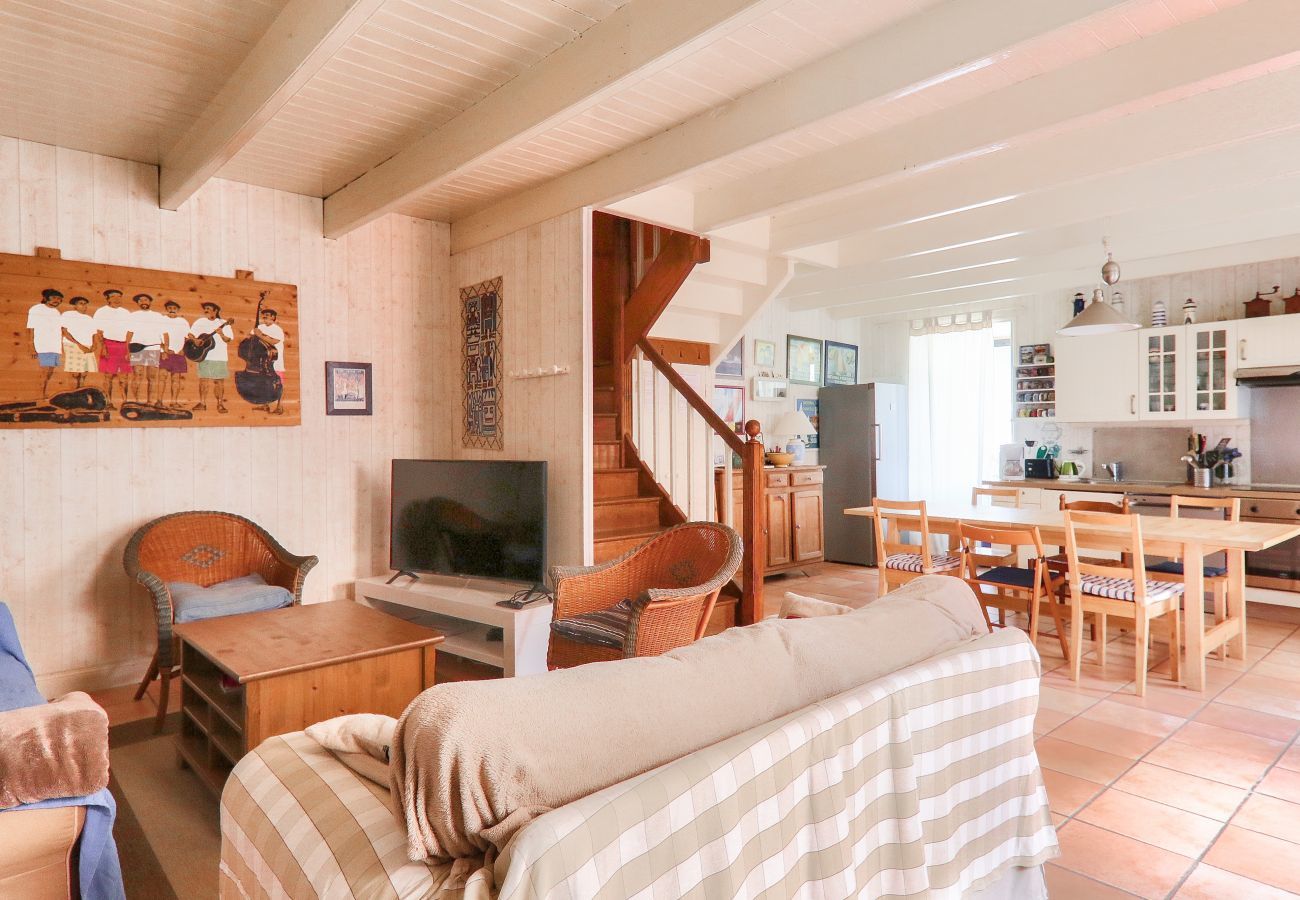 Maison à Le Bono - Maison pour 9 - 100m du port du Bono