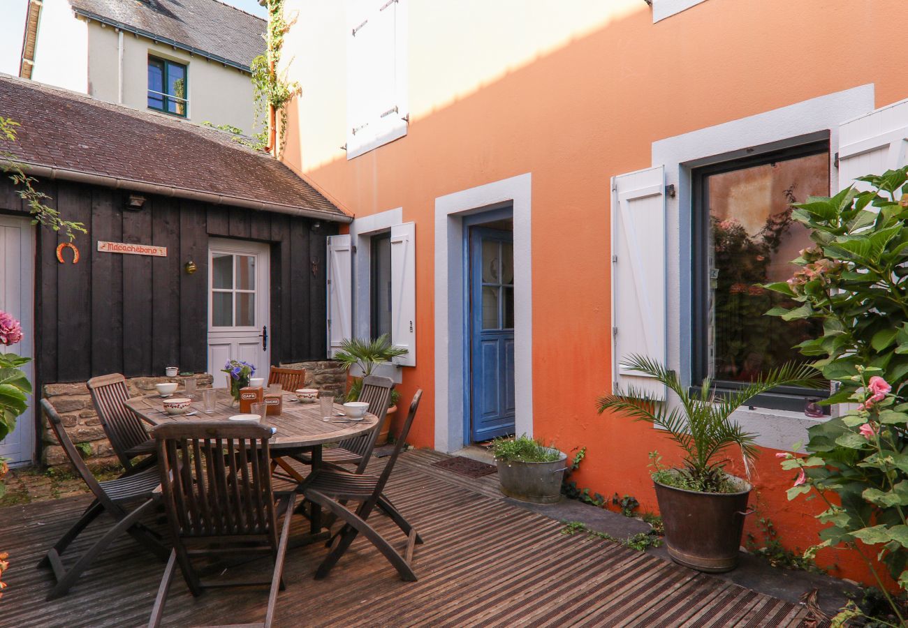 Maison à Le Bono - Maison pour 9 - 100m du port du Bono