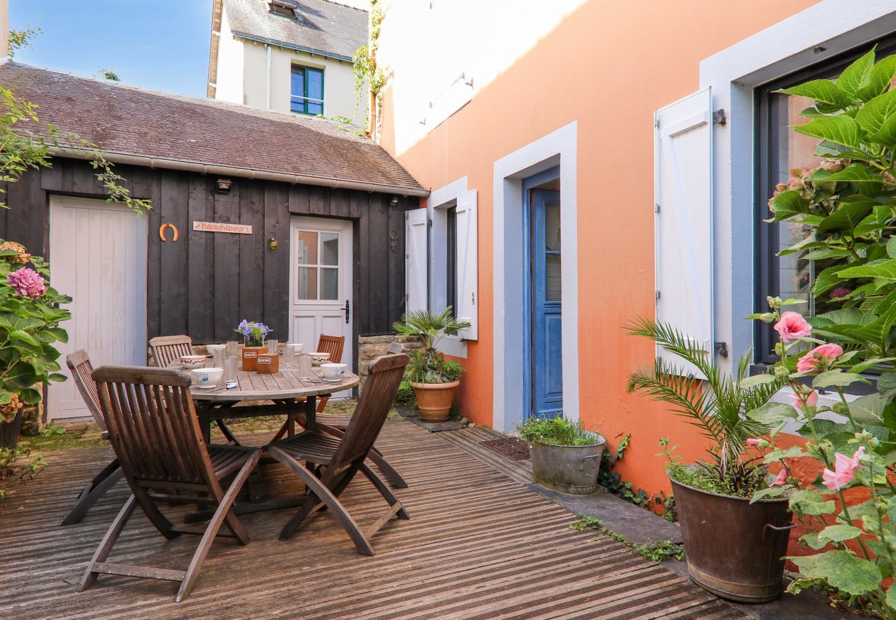 Maison à Le Bono - Maison pour 9 - 100m du port du Bono