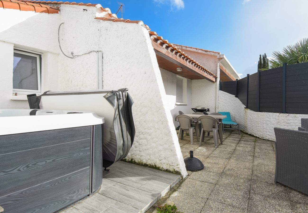 Maison à Saint-Jean-de-Monts - Maison pour 4 avec spa et terrasse