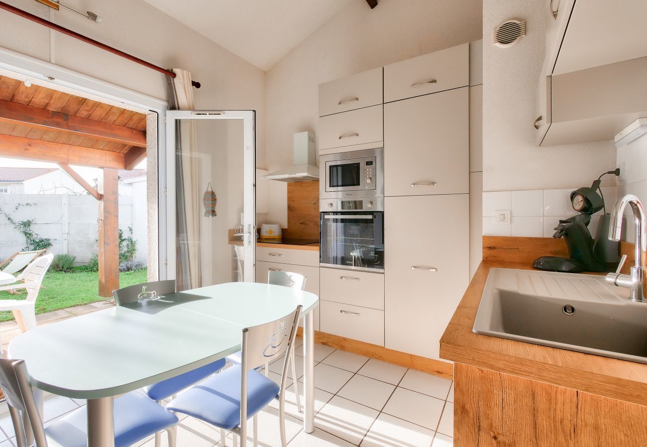 Maison à Saint-Vincent-sur-Jard - Résidence vacances avec piscine- maison pour 4