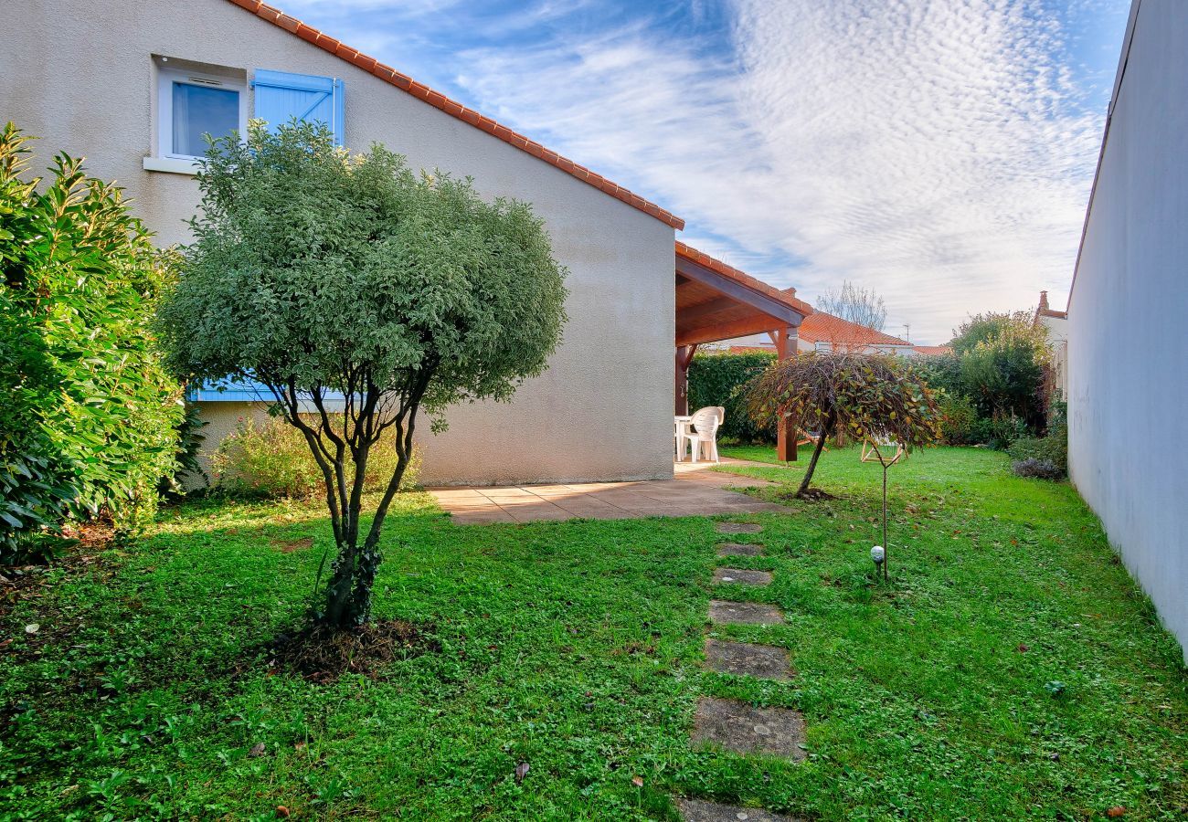 Maison à Saint-Vincent-sur-Jard - Résidence vacances avec piscine- maison pour 4