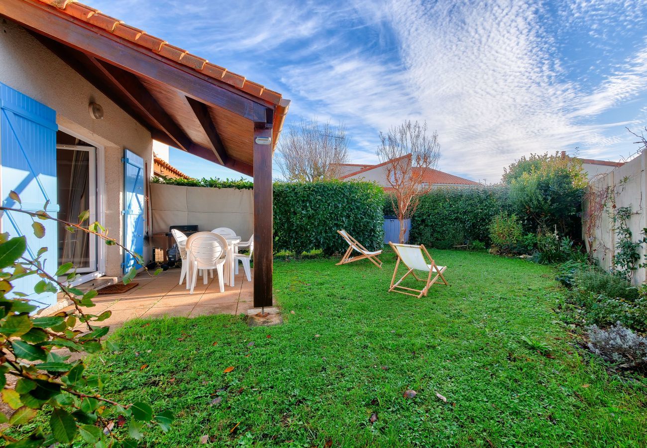 Maison à Saint-Vincent-sur-Jard - Résidence vacances avec piscine- maison pour 4