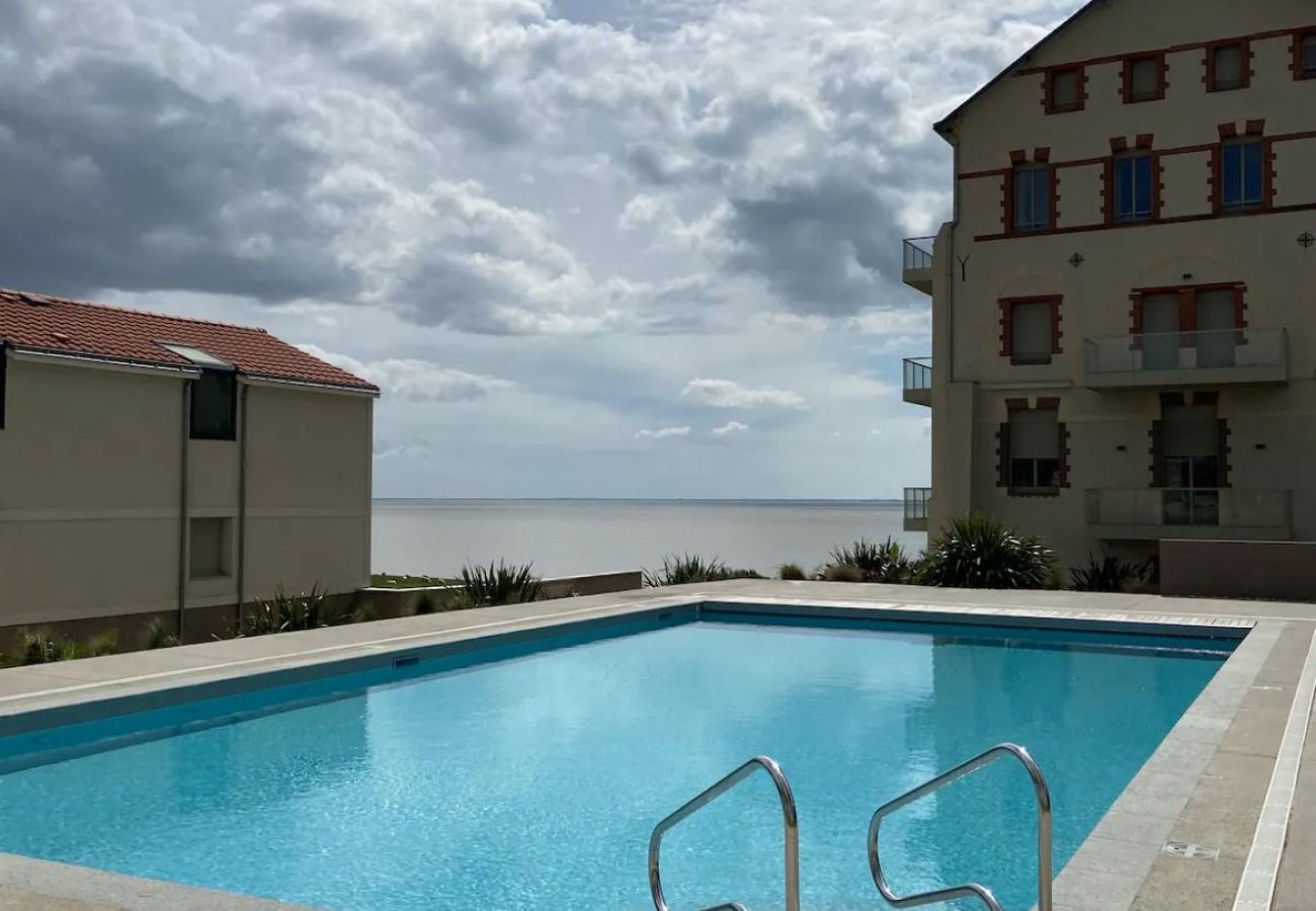 Appartement à Pornic - Appartement pour 4 face mer, plage + piscine