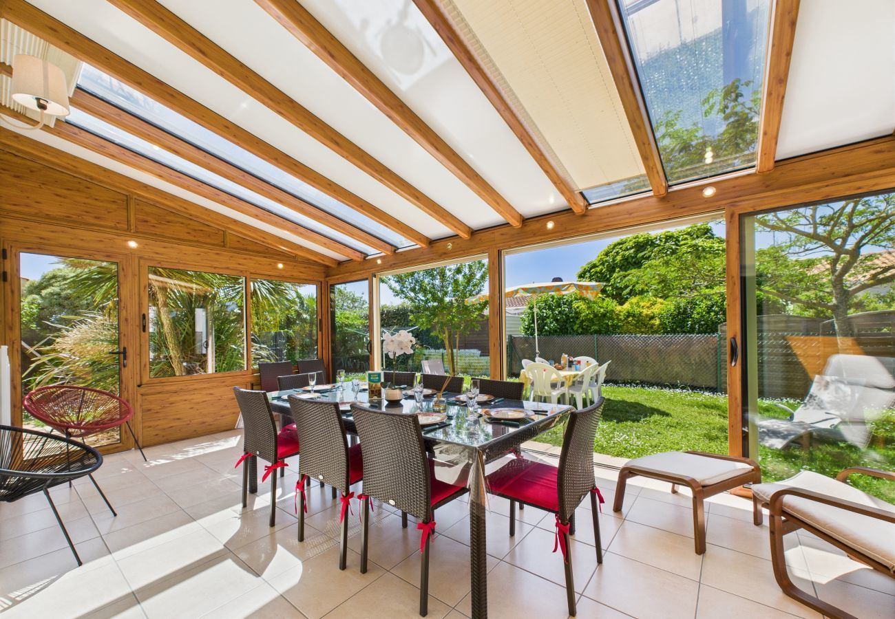 Maison à Longeville-sur-Mer - Maison pour 8 - 5min de la plage - jardin & véranda