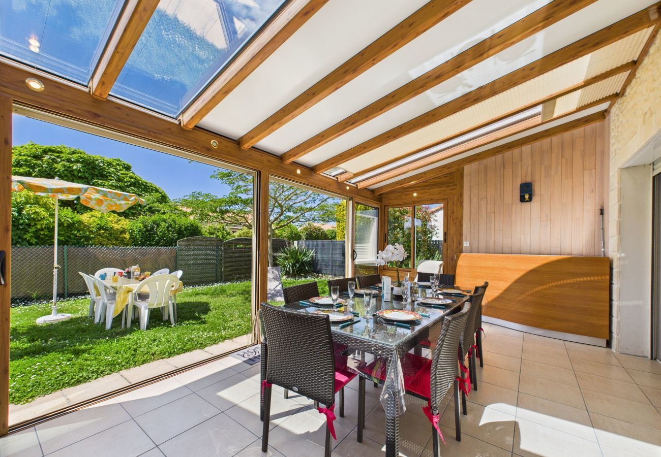 Maison à Longeville-sur-Mer - Maison pour 8 - 5min de la plage - jardin & véranda