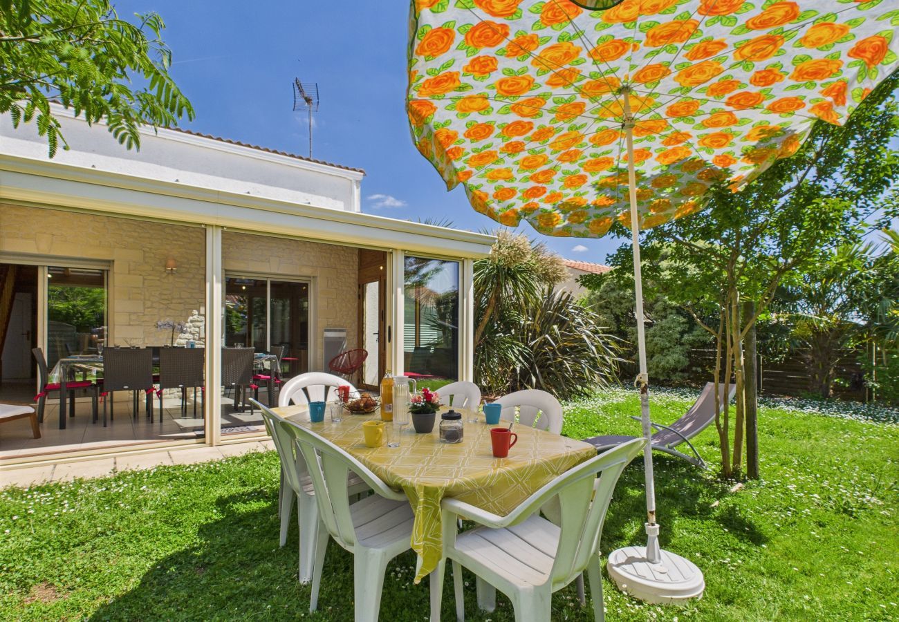 Maison à Longeville-sur-Mer - Maison pour 8 - 5min de la plage - jardin & véranda