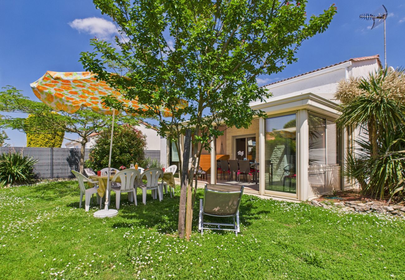 Maison à Longeville-sur-Mer - Maison pour 8 - 5min de la plage - jardin & véranda