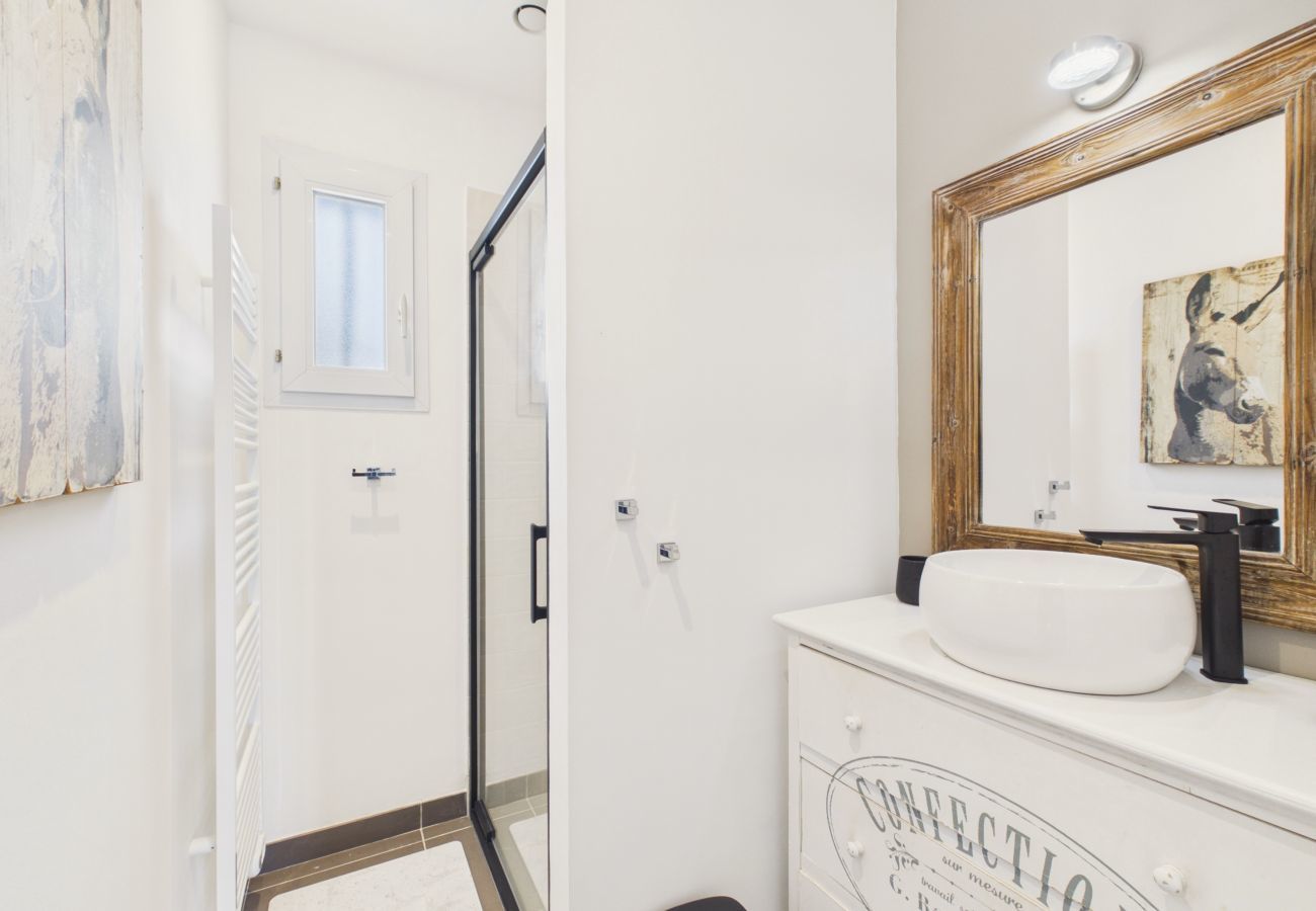 Maison à Saint-Martin-de-Ré - Maison avec piscine pour 4 adultes et 2 enfants