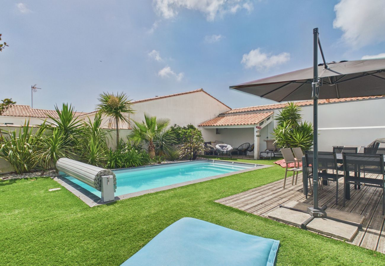 Maison à Saint-Martin-de-Ré - Maison avec piscine pour 4 adultes et 2 enfants