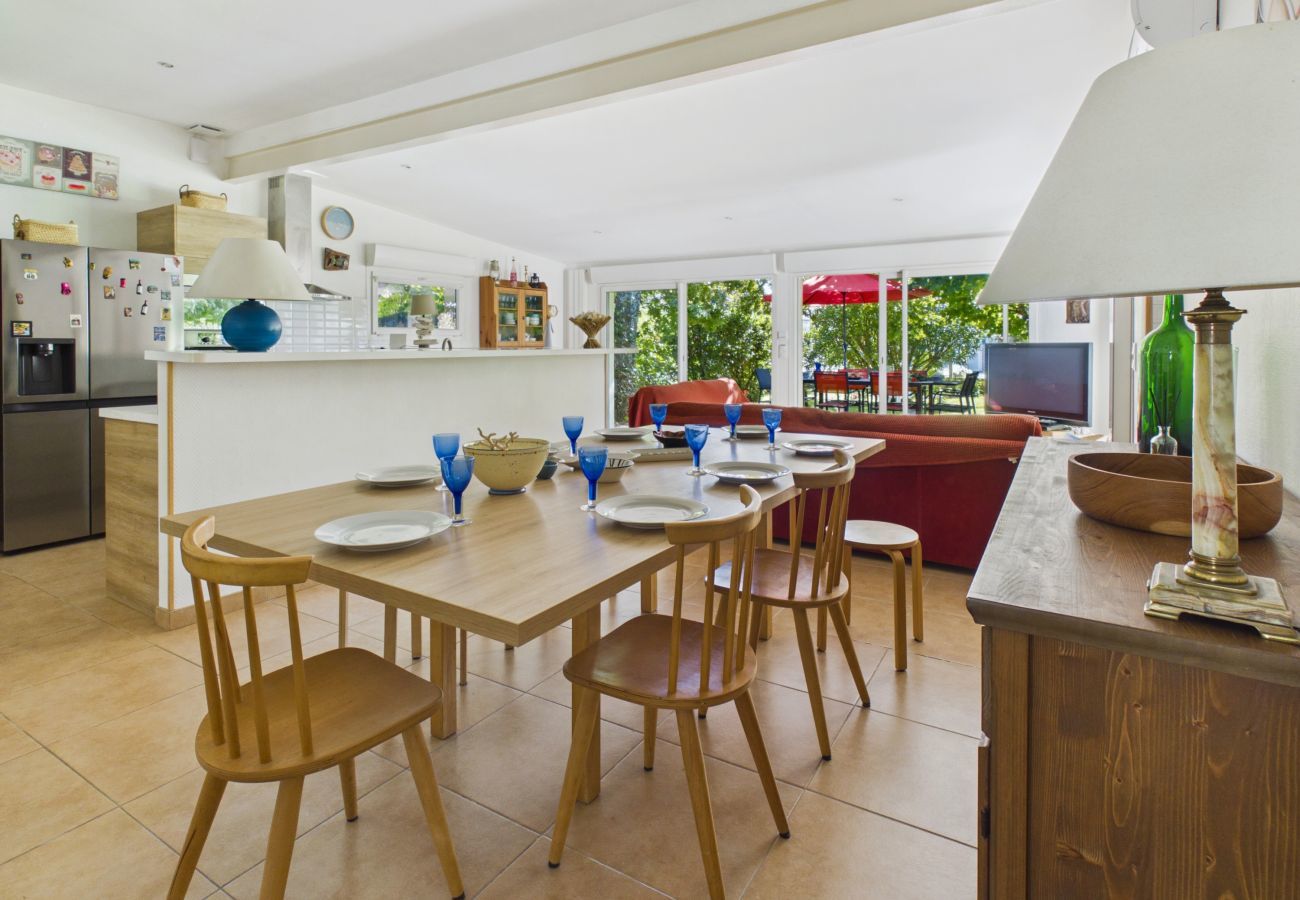 Villa à Andernos-les-Bains - 200m plage - Maison bien située et superbe jardin
