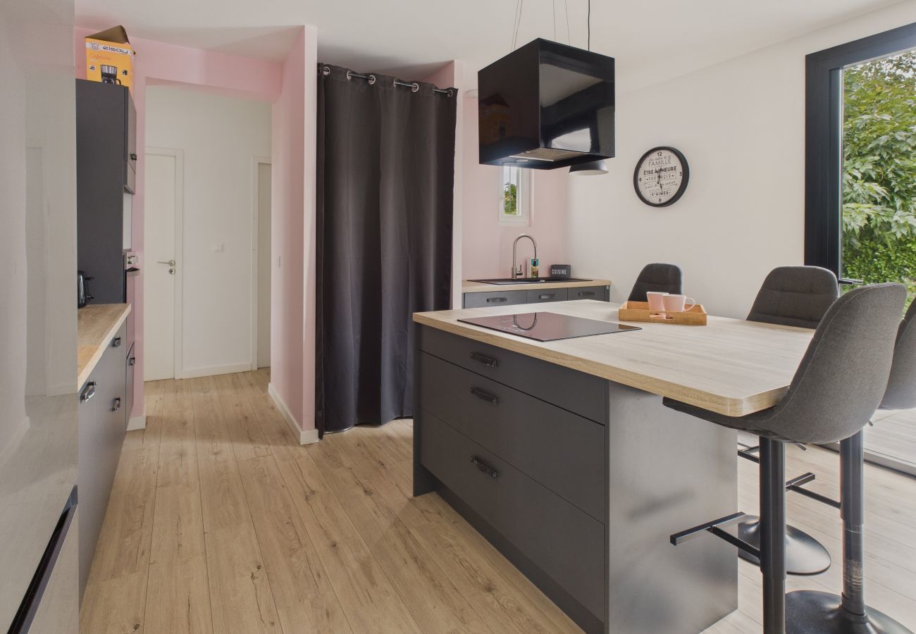Maison à Andernos-les-Bains - À 150m de la plage, maison avec jardin pour 9