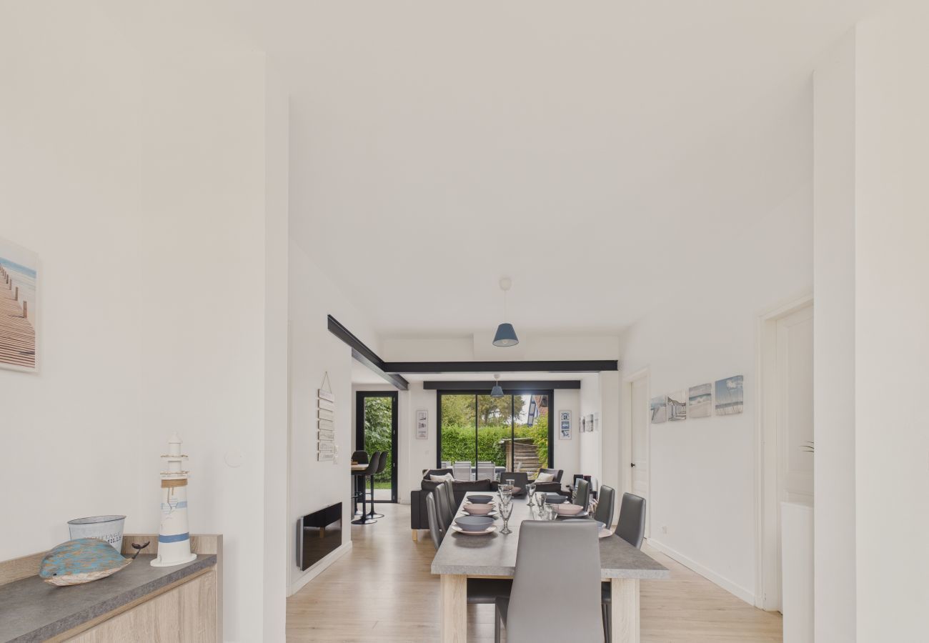 Maison à Andernos-les-Bains - À 150m de la plage, maison avec jardin pour 9