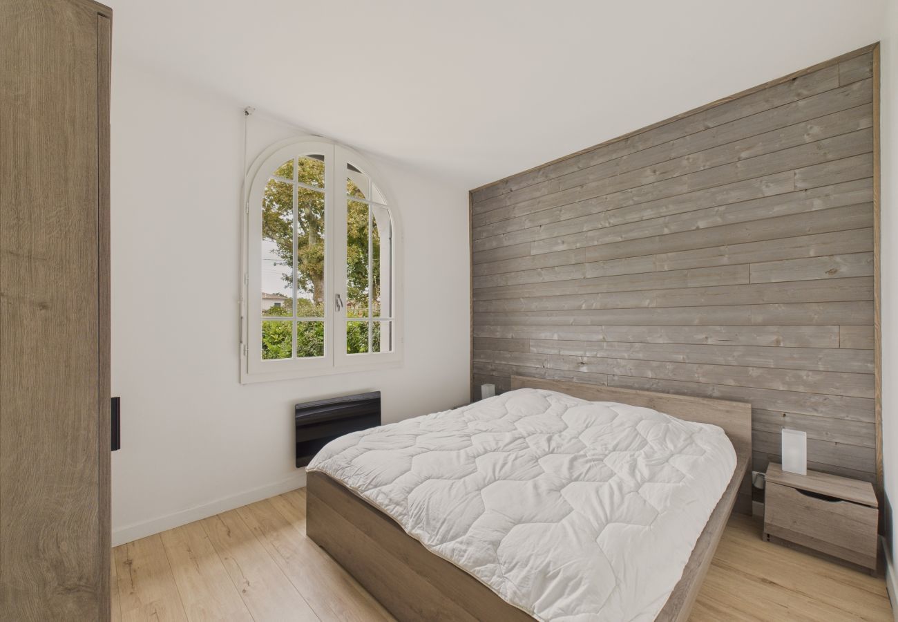 Maison à Andernos-les-Bains - À 150m de la plage, maison avec jardin pour 9