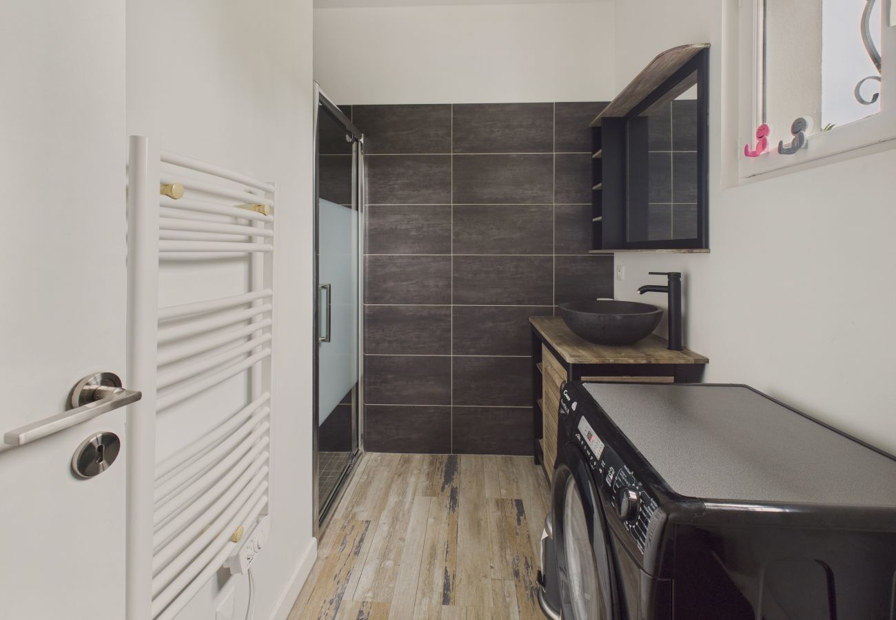 Maison à Andernos-les-Bains - À 150m de la plage, maison avec jardin pour 9