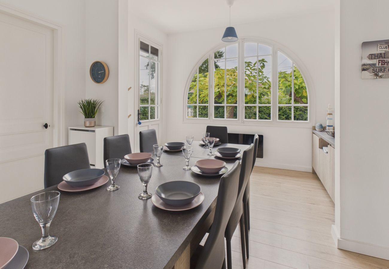 Maison à Andernos-les-Bains - À 150m de la plage, maison avec jardin pour 9