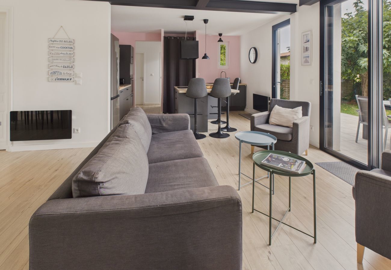 Maison à Andernos-les-Bains - À 150m de la plage, maison avec jardin pour 9