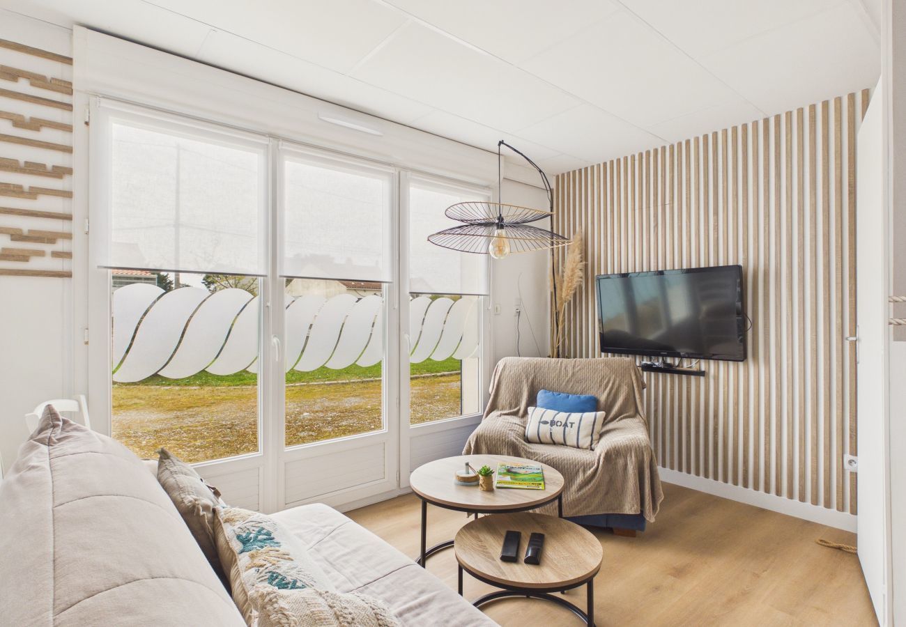 Appartement à Préfailles - Appartement pour 4 avec grand jardin 