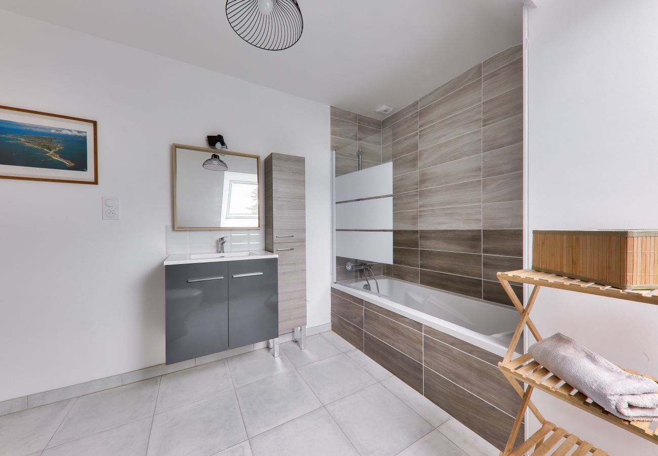 Maison à Saint-Pierre-Quiberon - À 600m de la plage, maison pour 8 avec jardin