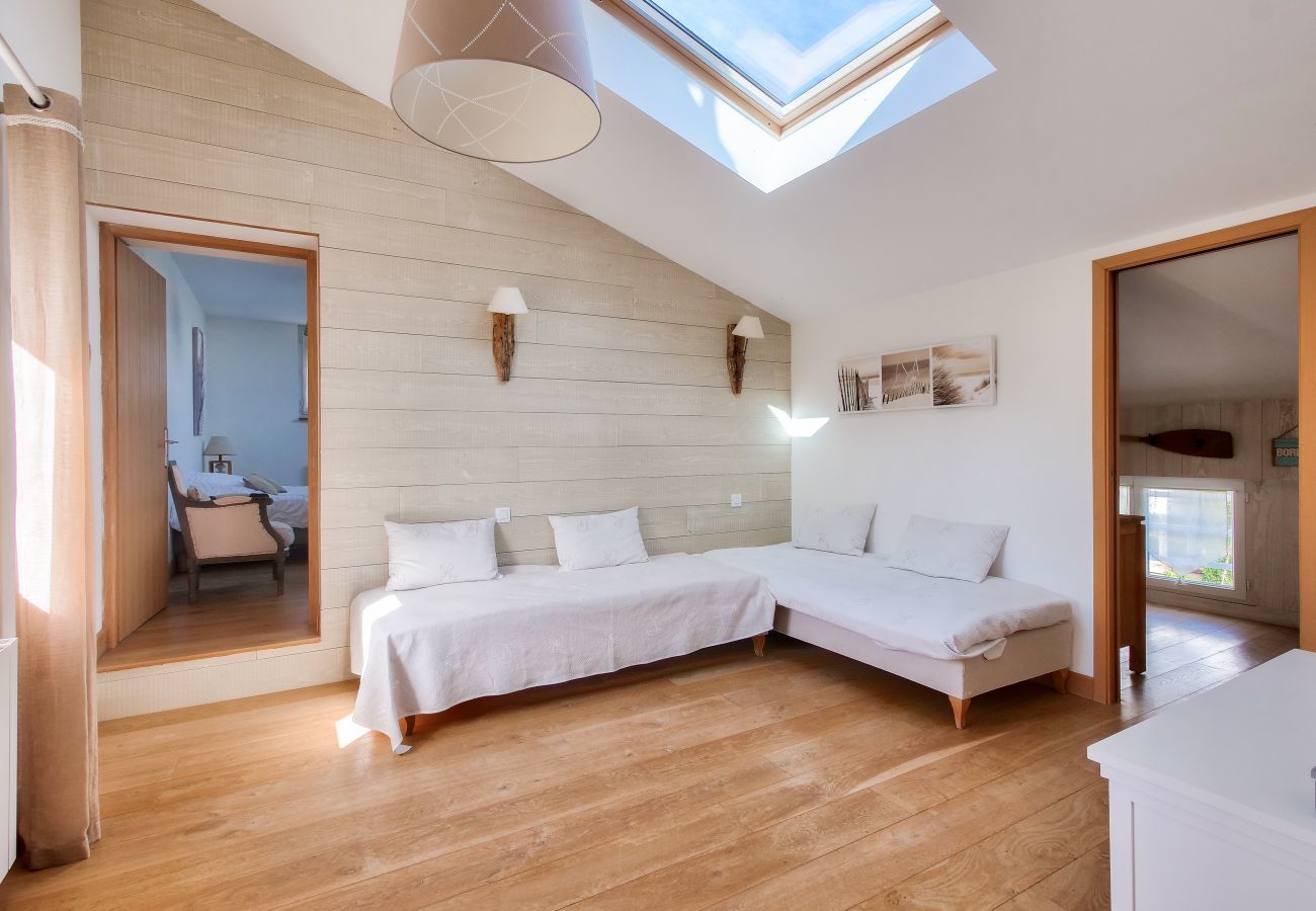 Maison à Ars-en-Ré - Maison pour 10, accès direct à la plage