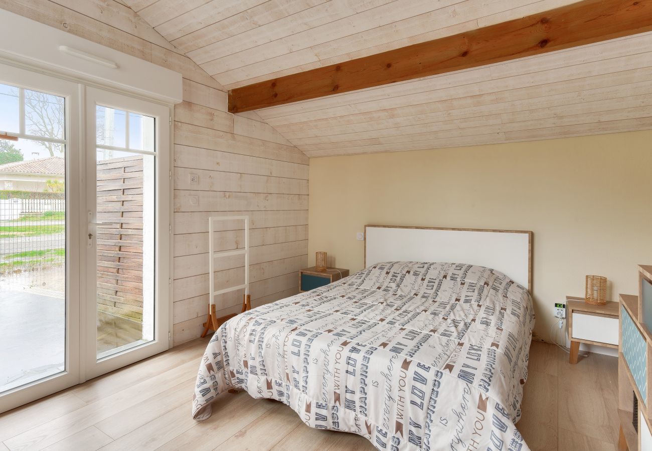 Maison à Andernos-les-Bains - À 350m plage du Betey- Maison pour 9 avec piscine