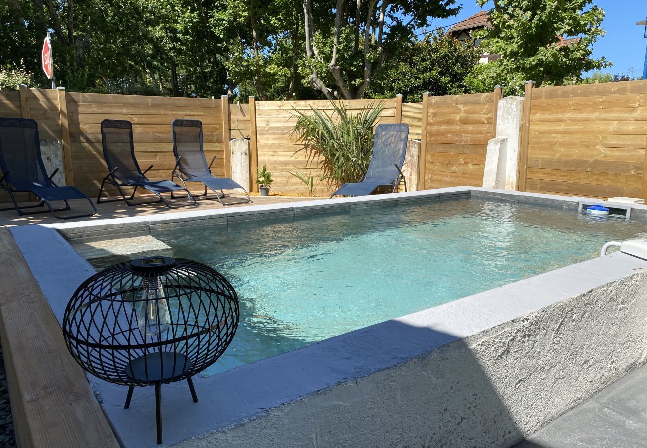 Maison à Andernos-les-Bains - À 350m plage du Betey- Maison pour 9 avec piscine