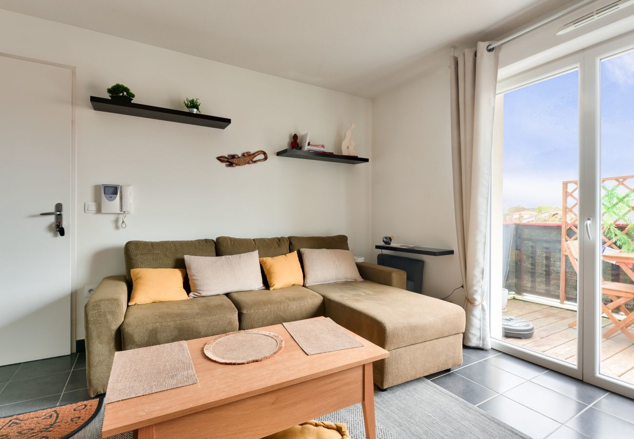Appartement à Arès - Vacances en duo - 1.7km du Port - Arès