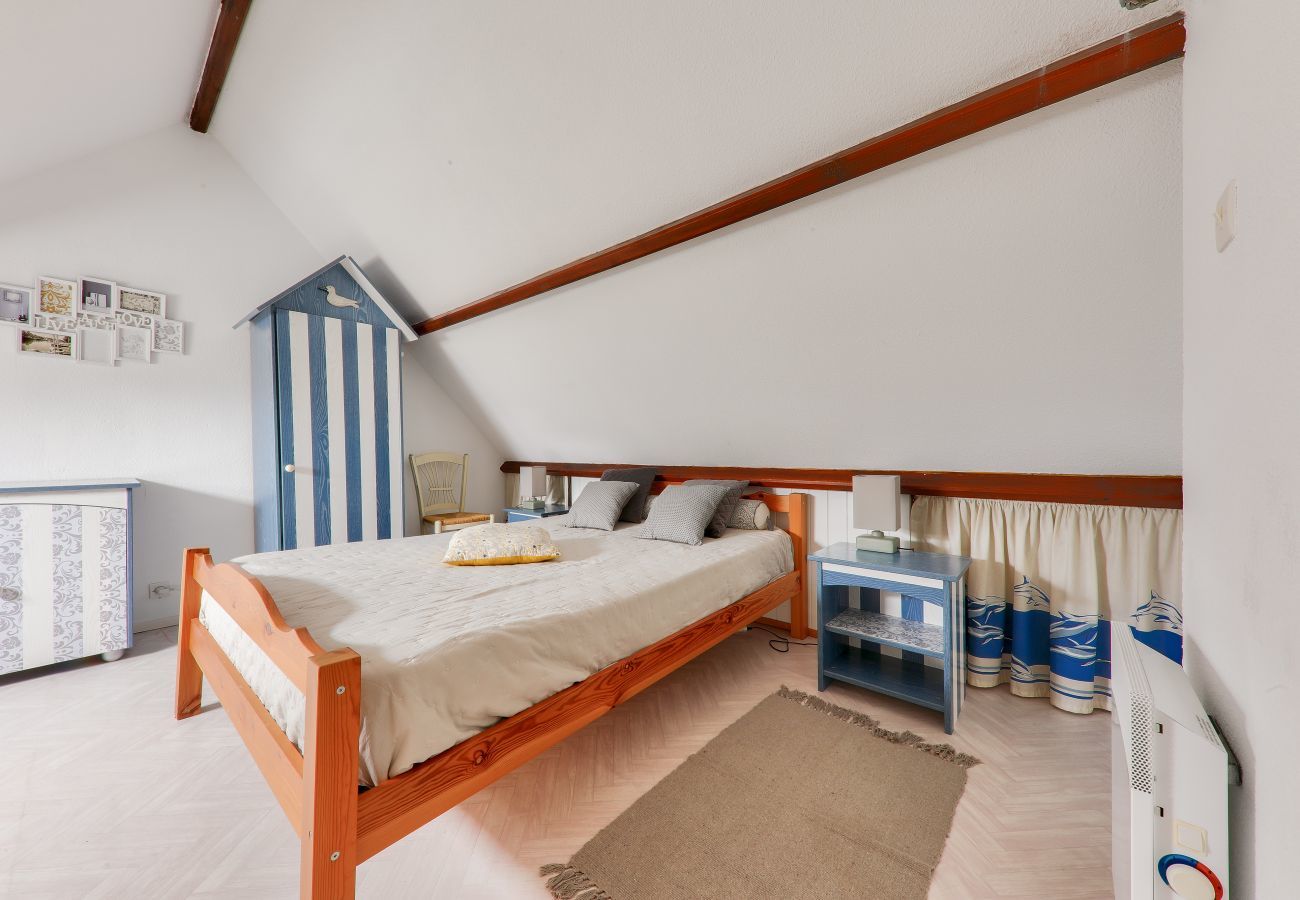 Maison à Sarzeau - Escapade calme avec piscine, à 400m de la plage