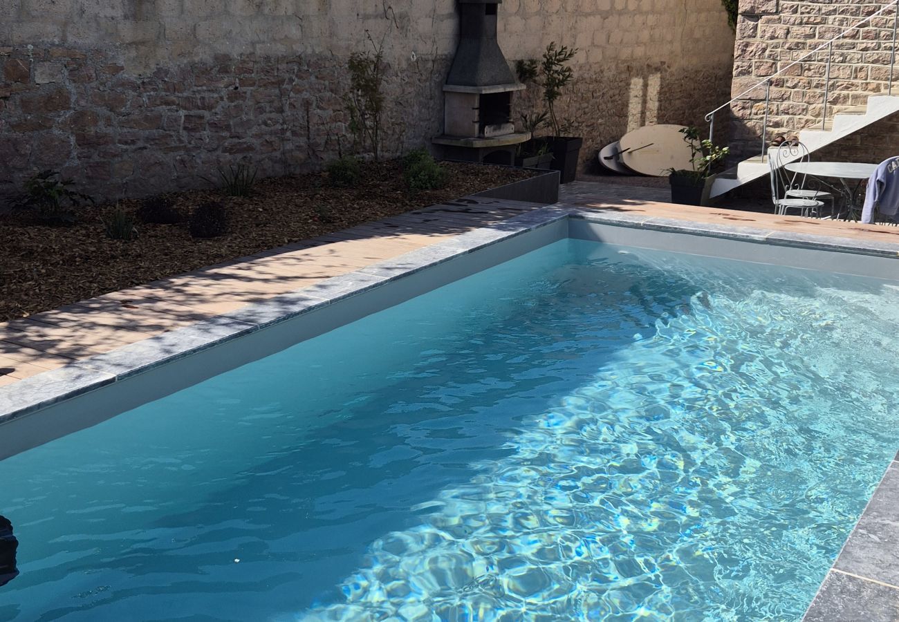 Maison à Erquy - Maison avec piscine 6 adultes et 2 enfants