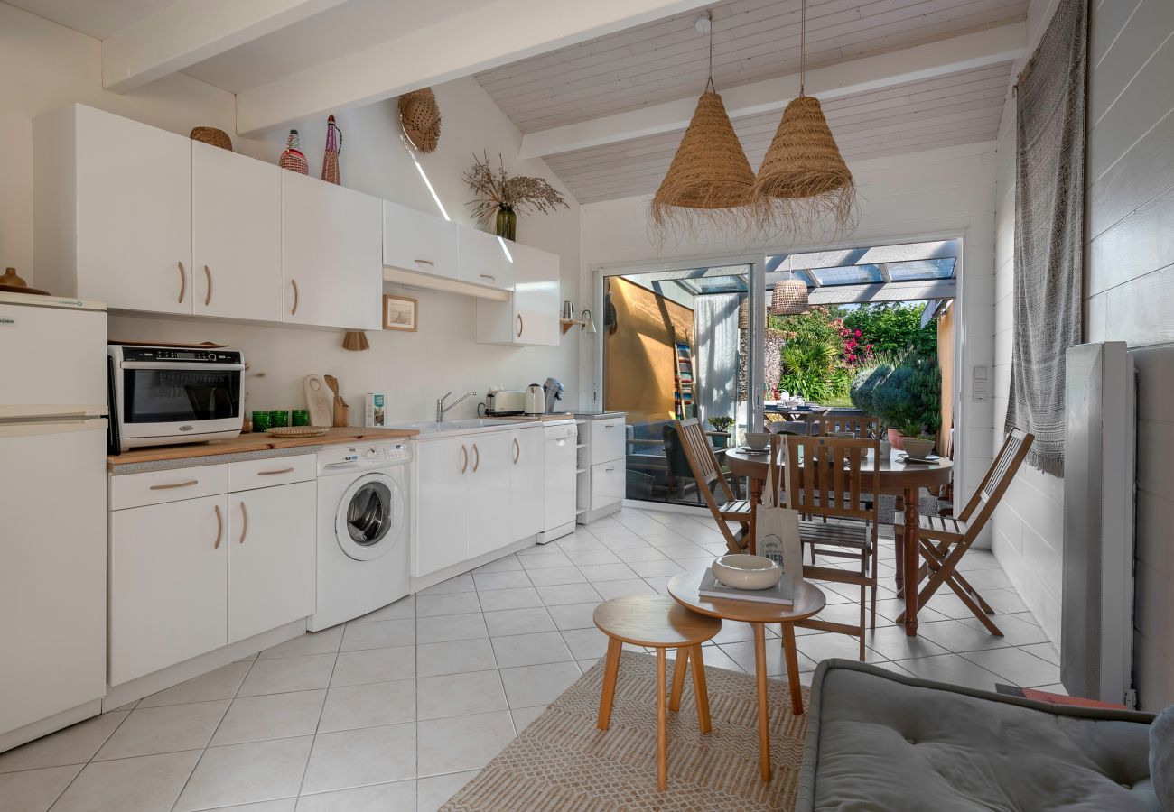 Maison mitoyenne à La Bernerie-en-Retz - Plage à 450m, maison mitoyenne+ jardin clos pour 4
