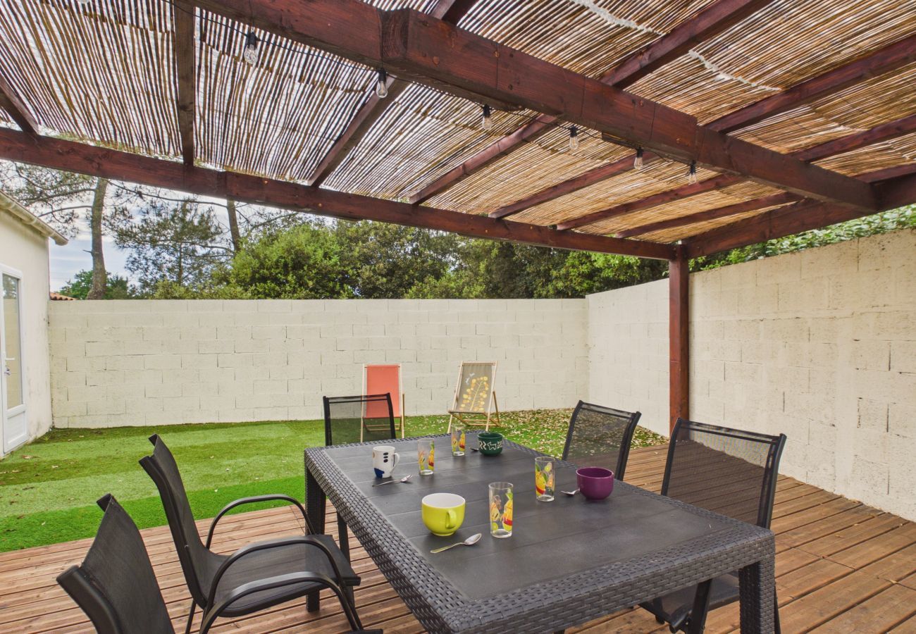 Maison à Saint-Hilaire-de-Riez - Maison au calme pour 4 avec jardin