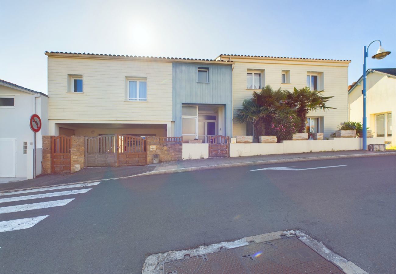 Maison à Brem-sur-Mer - Maison pour 12  - 5min de la plage des Dunes