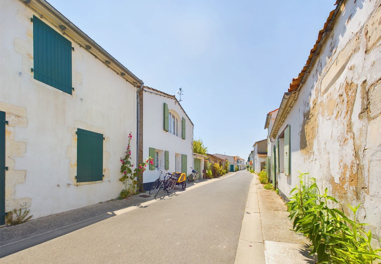 Maison mitoyenne à Saint-Clément-des-Baleines - À 750m des plages, jolie maison pour 4