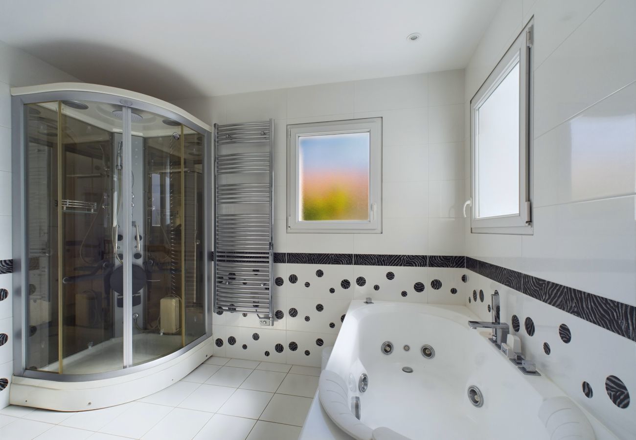 Maison à Saint-Gilles-Croix-de-Vie - Maison pour 8 avec jardin à 600m de la plage