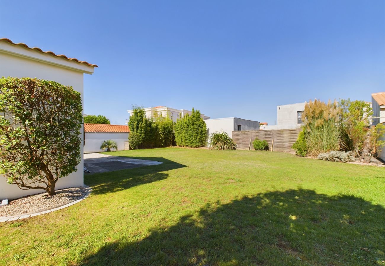 Maison à Saint-Gilles-Croix-de-Vie - Maison pour 8 avec jardin à 600m de la plage