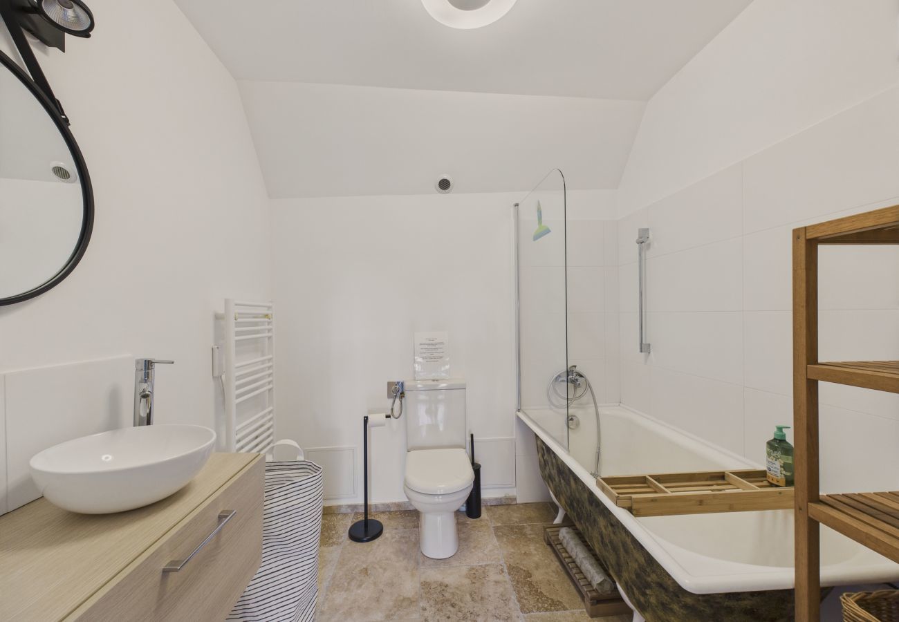 Maison à Fossemagne - Ancienne ferme rénovée pour 6 en 2 logements