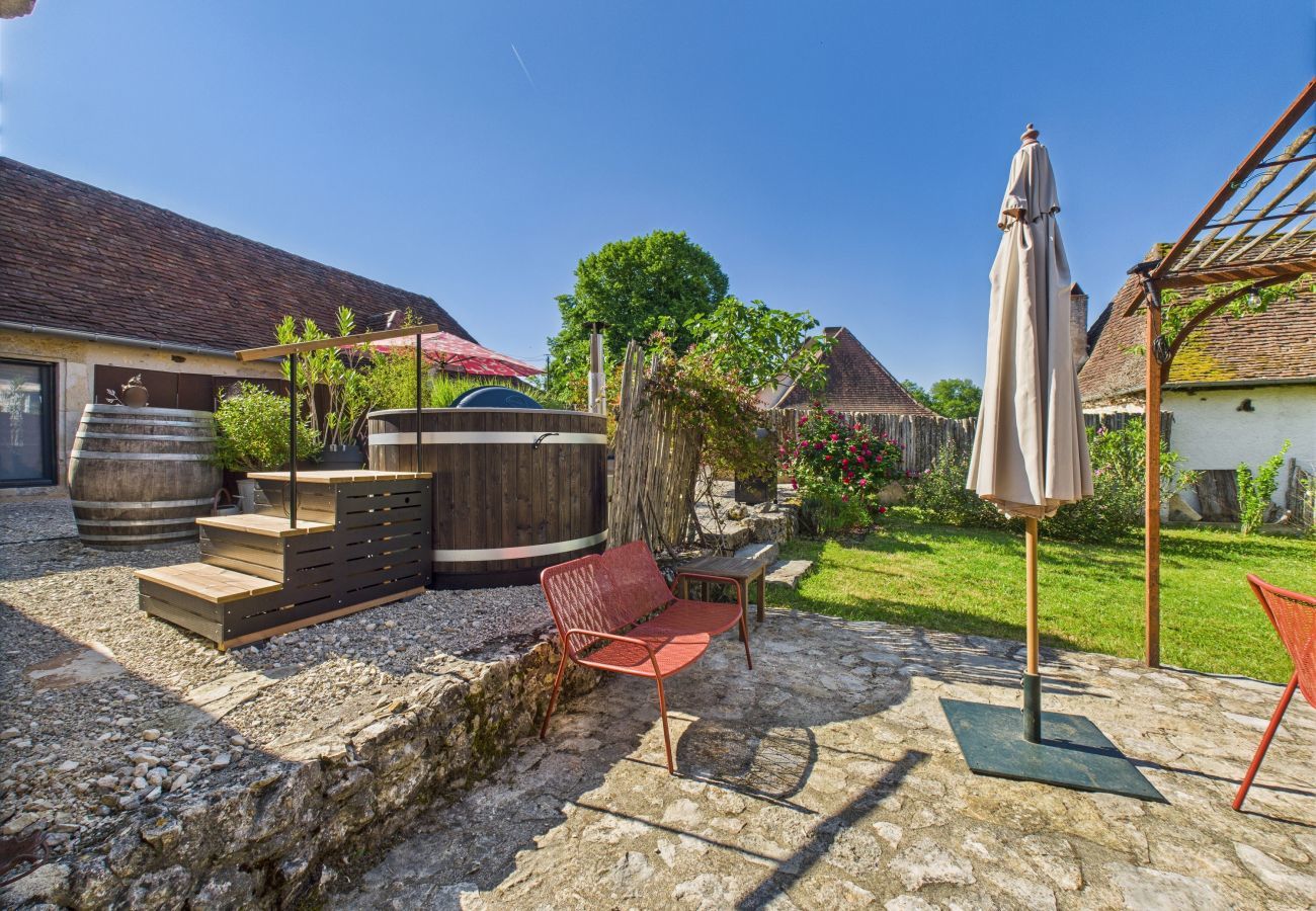 Maison à Fossemagne - Ancienne ferme rénovée pour 6 en 2 logements