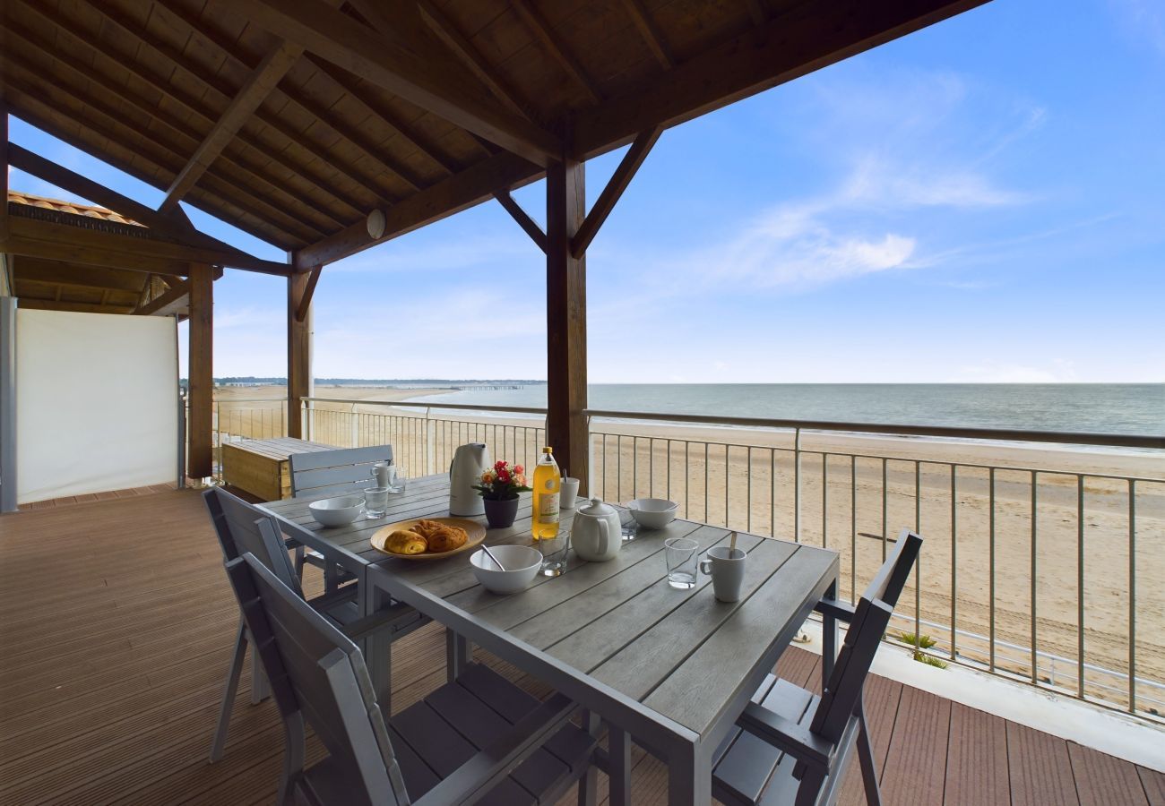 Appartement à La Tranche-sur-Mer - Sur la plage, appartement avec terrasse et vue mer