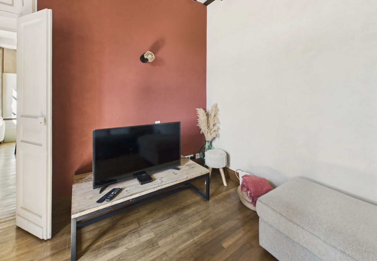 Maison à Gabillou - À la campagne, belle maison pour 8 avec piscine