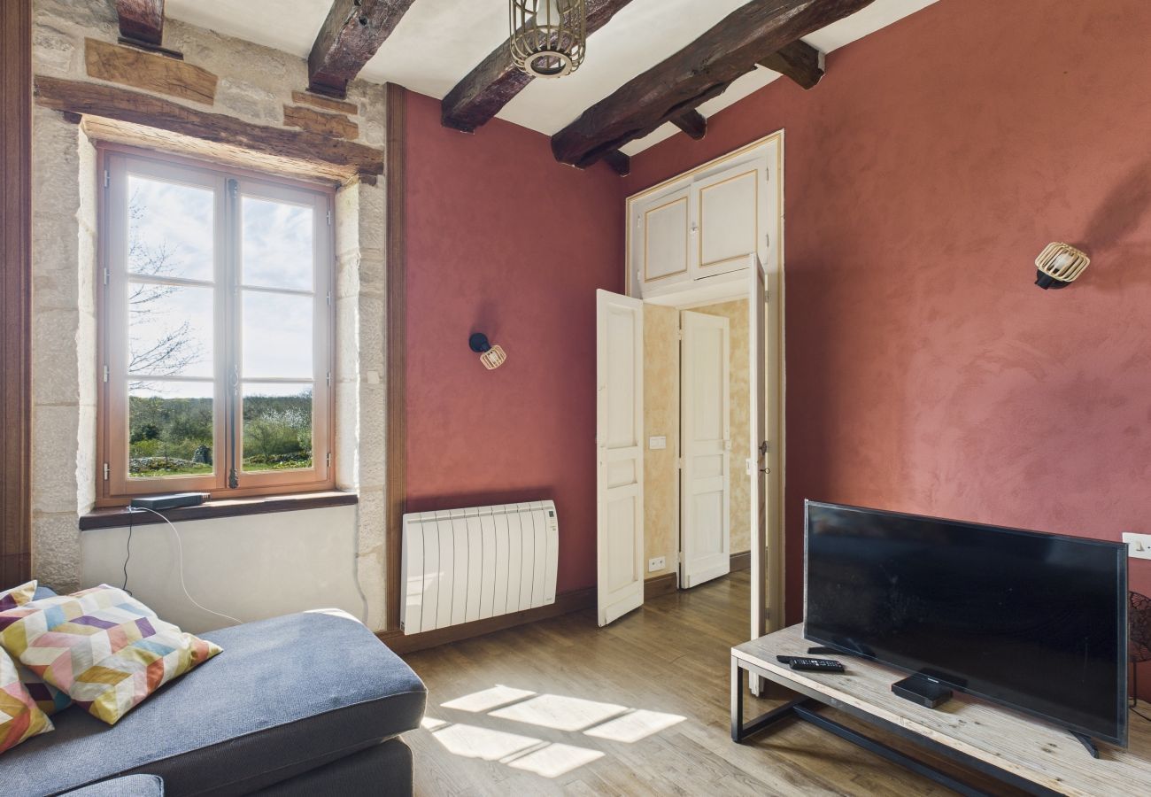 Maison à Gabillou - À la campagne, belle maison pour 8 avec piscine