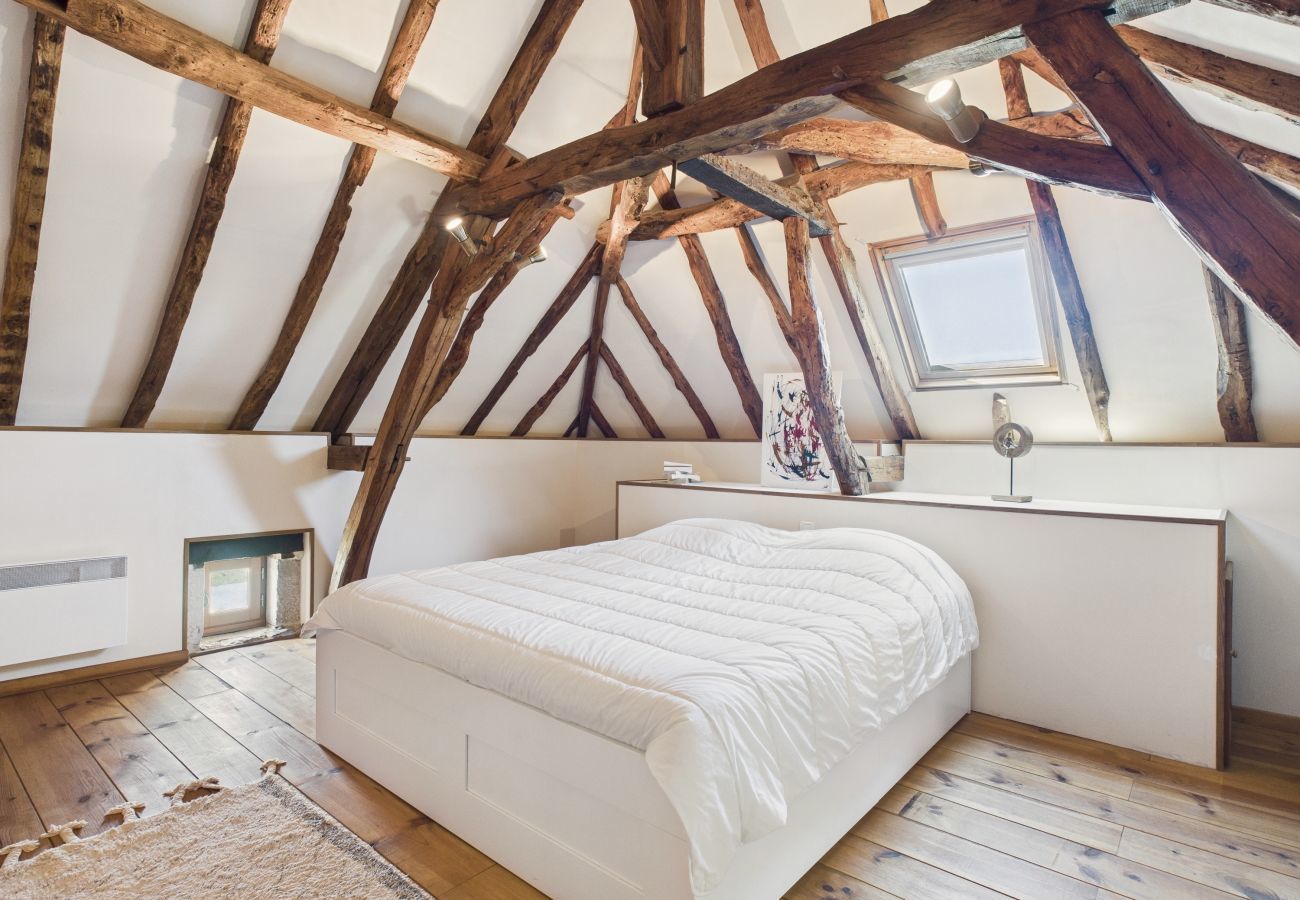 Maison à Gabillou - À la campagne, belle maison pour 8 avec piscine